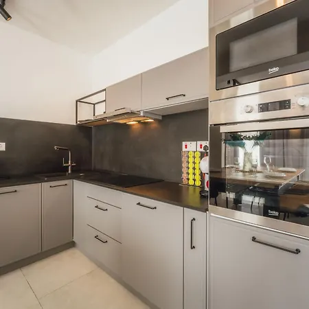 Apartment Luxury Penthouse Jacuzzi, Bbq Terrace & Pool Table *
