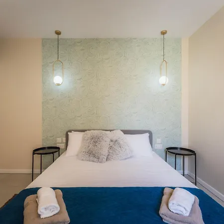 Apartment Luxury Penthouse Jacuzzi, Bbq Terrace & Pool Table