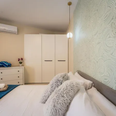 Luxury Penthouse Jacuzzi, Bbq Terrace & Pool Table Apartment Xaghra