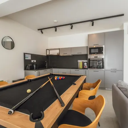 Luxury Penthouse Jacuzzi, Bbq Terrace & Pool Table