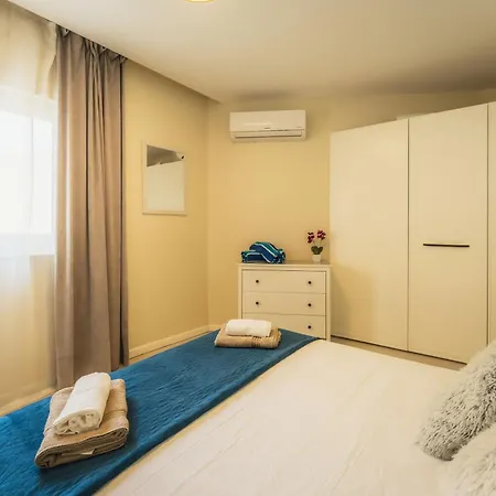 Apartment Luxury Penthouse Jacuzzi, Bbq Terrace & Pool Table Xaghra