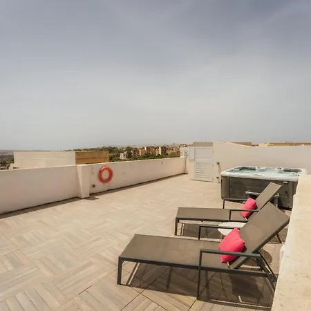 Apartment Luxury Penthouse Jacuzzi, Bbq Terrace & Pool Table Xaghra