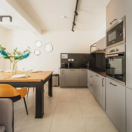 Luxury Penthouse Jacuzzi, Bbq Terrace & Pool Table